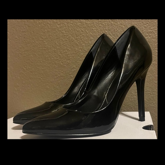 Charles by Charles David black patent pumps 7.5 - Picture 2 of 4